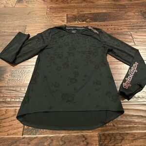 Stylish Black Floral Long Sleeve Top